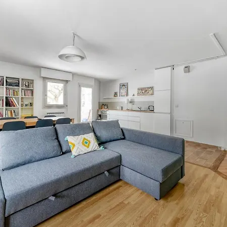 Apartment 3 Bedroom With Balconies *